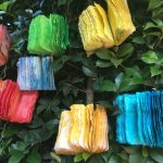 Tiziana Priori, colori vibranti su carte di pregio